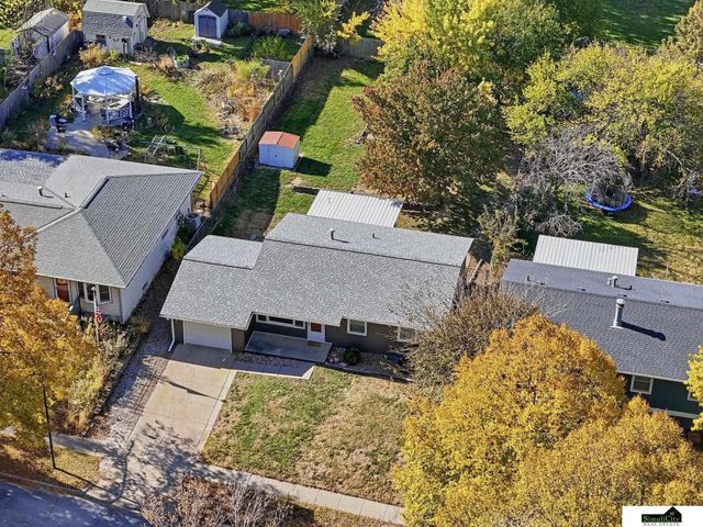 5831 Queens Drive, Lincoln, NE 68516