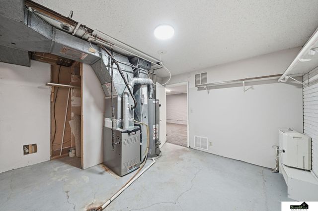 5831 Queens Drive, Lincoln, NE 68516