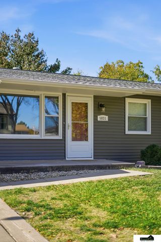 5831 Queens Drive, Lincoln, NE 68516
