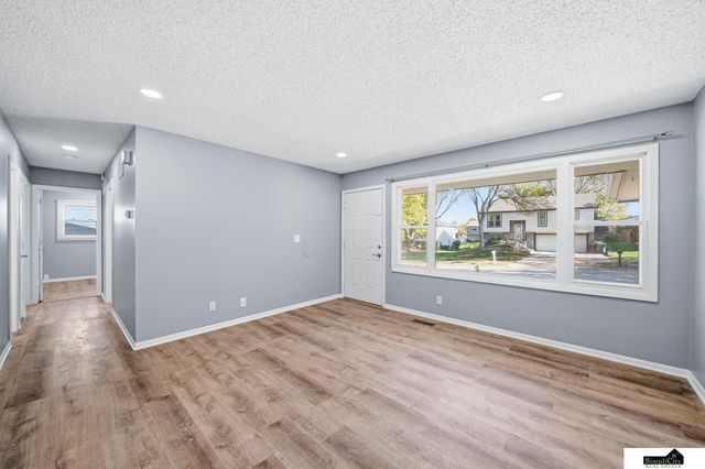 5831 Queens Drive, Lincoln, NE 68516