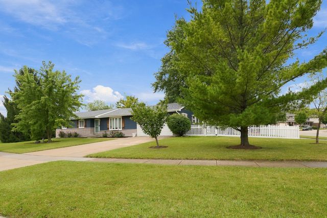 1415 N Scully Drive, Mchenry, IL 60050