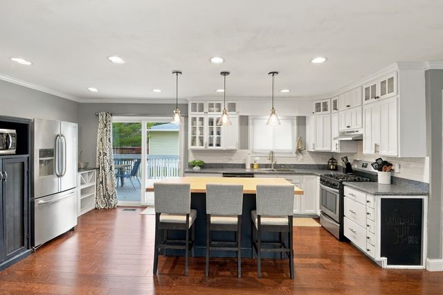 1415 N Scully Drive, Mchenry, IL 60050