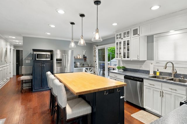 1415 N Scully Drive, Mchenry, IL 60050