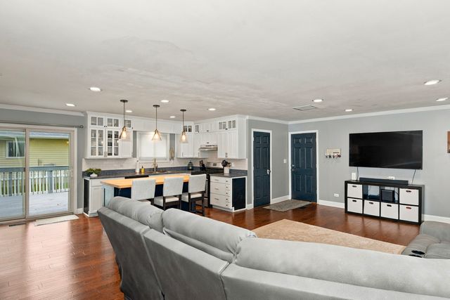 1415 N Scully Drive, Mchenry, IL 60050