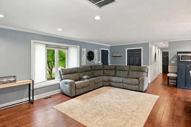 1415 N Scully Drive, Mchenry, IL 60050