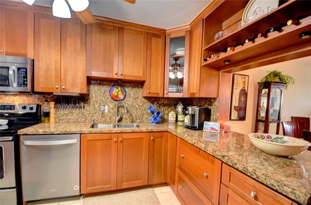 3111 NE 51st Street 405c, Fort Lauderdale, FL 33308