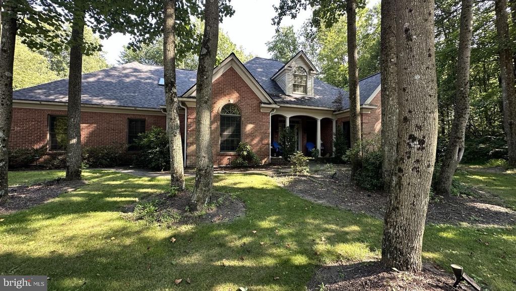 4007 PINE NEEDLES DR, Harrisburg, PA 17112