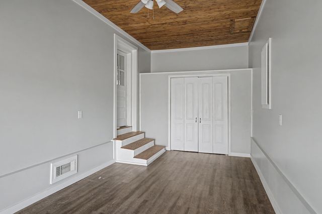 302 Hickory Dr, Shelbyville, TN 37160