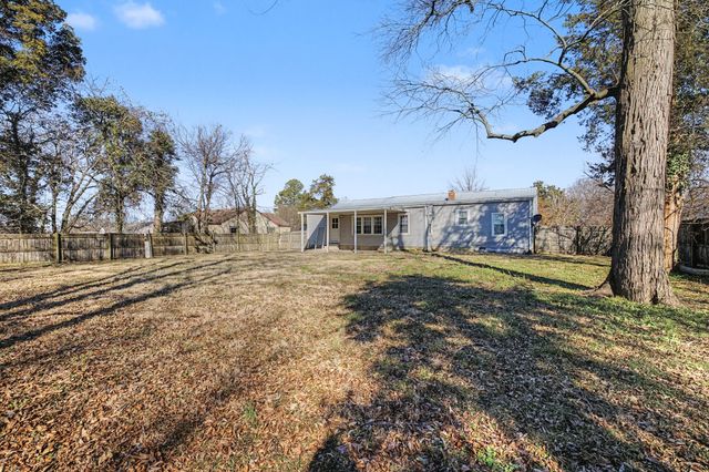 302 Hickory Dr, Shelbyville, TN 37160