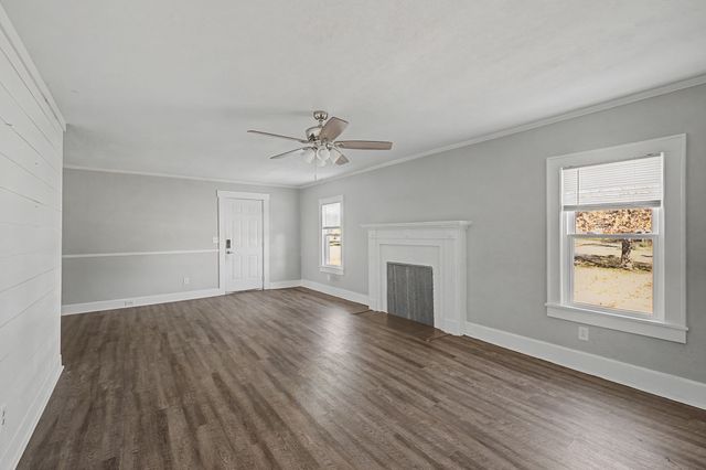 302 Hickory Dr, Shelbyville, TN 37160