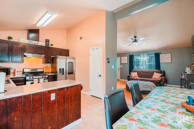 114 Sowerby Village Lane, Bakersfield, CA 93307