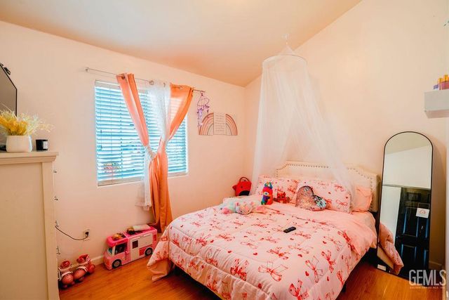 114 Sowerby Village Lane, Bakersfield, CA 93307