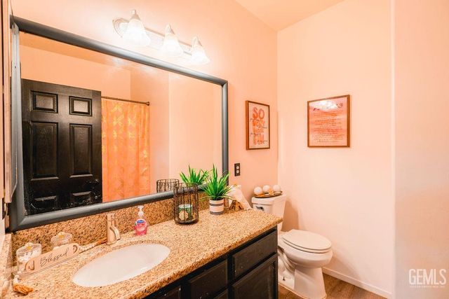 114 Sowerby Village Lane, Bakersfield, CA 93307