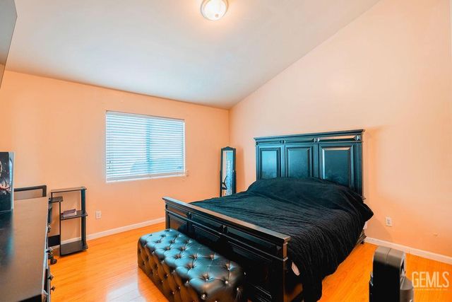 114 Sowerby Village Lane, Bakersfield, CA 93307