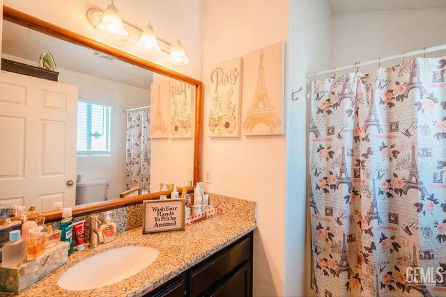 114 Sowerby Village Lane, Bakersfield, CA 93307