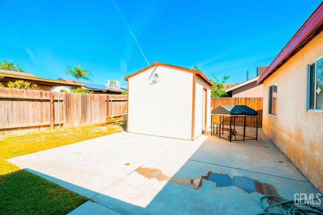 114 Sowerby Village Lane, Bakersfield, CA 93307