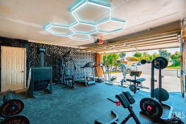 114 Sowerby Village Lane, Bakersfield, CA 93307