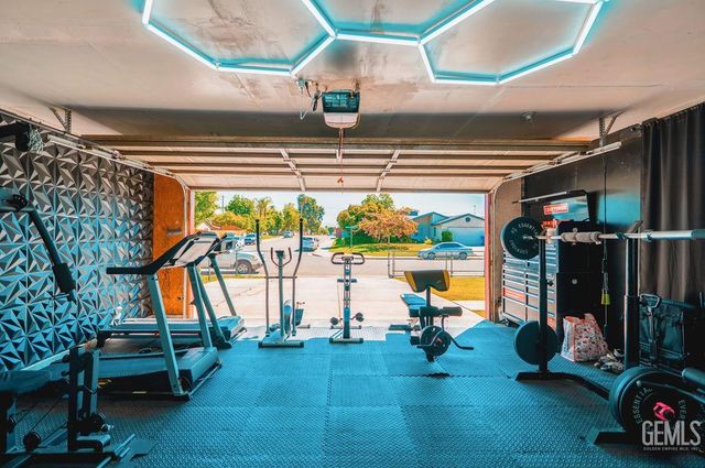 114 Sowerby Village Lane, Bakersfield, CA 93307