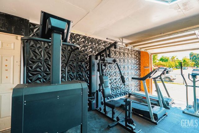 114 Sowerby Village Lane, Bakersfield, CA 93307