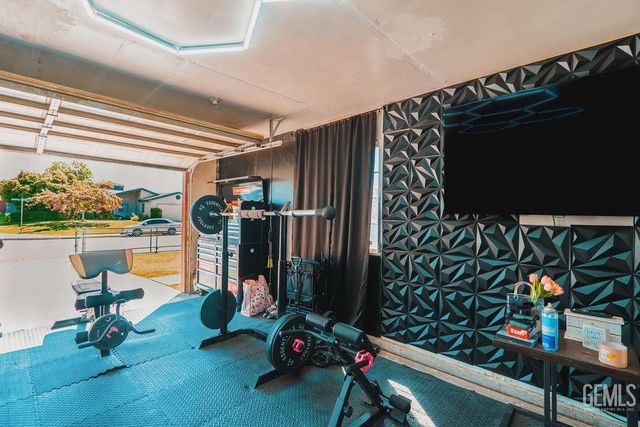 114 Sowerby Village Lane, Bakersfield, CA 93307