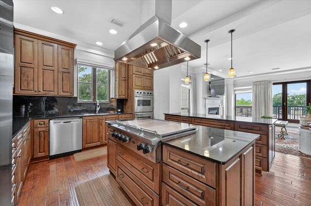 501 Samuels Avenue 110, Fort Worth, TX 76102