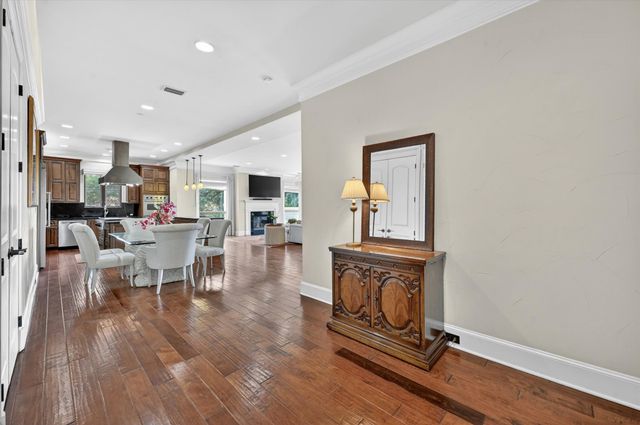 501 Samuels Avenue 110, Fort Worth, TX 76102
