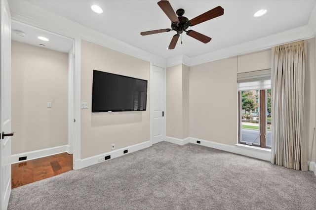 501 Samuels Avenue 110, Fort Worth, TX 76102