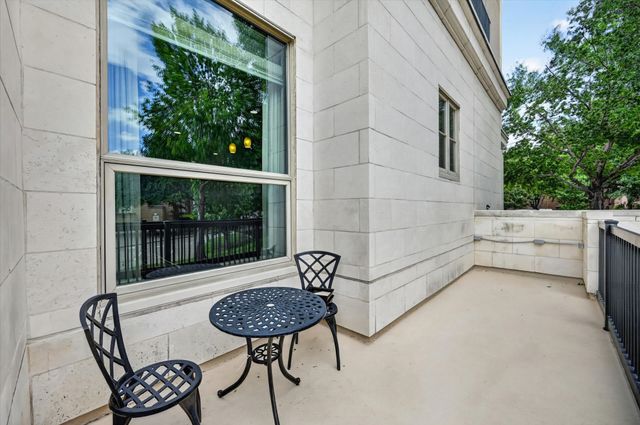 501 Samuels Avenue 110, Fort Worth, TX 76102