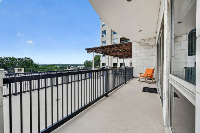 501 Samuels Avenue 110, Fort Worth, TX 76102