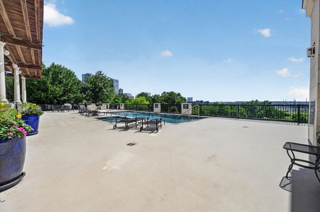 501 Samuels Avenue 110, Fort Worth, TX 76102
