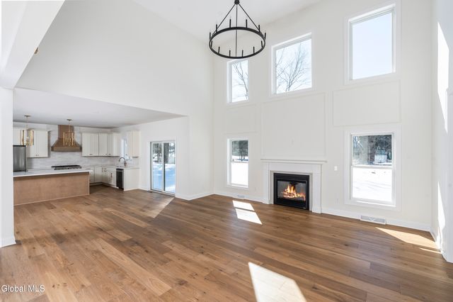 223 Pinewood Drive, Schenectady, NY 12303