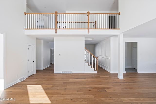 223 Pinewood Drive, Schenectady, NY 12303