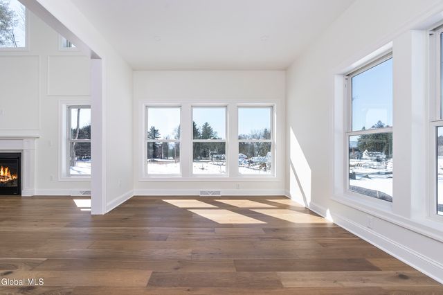 223 Pinewood Drive, Schenectady, NY 12303