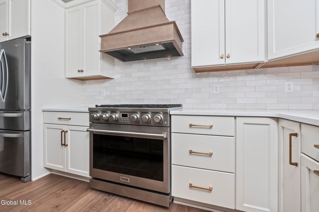 223 Pinewood Drive, Schenectady, NY 12303