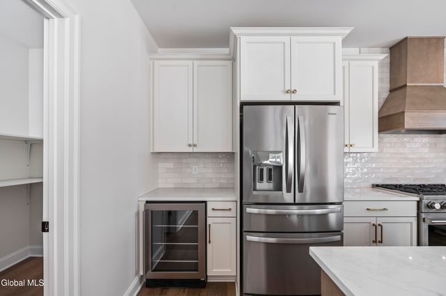 223 Pinewood Drive, Schenectady, NY 12303