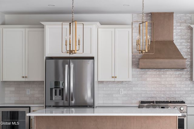 223 Pinewood Drive, Schenectady, NY 12303