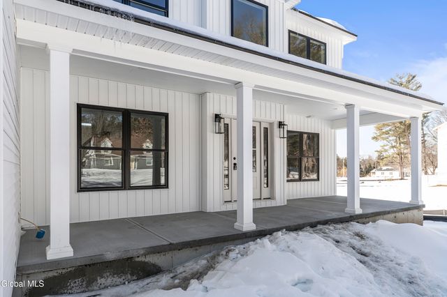 223 Pinewood Drive, Schenectady, NY 12303