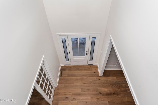 223 Pinewood Drive, Schenectady, NY 12303