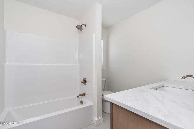 223 Pinewood Drive, Schenectady, NY 12303