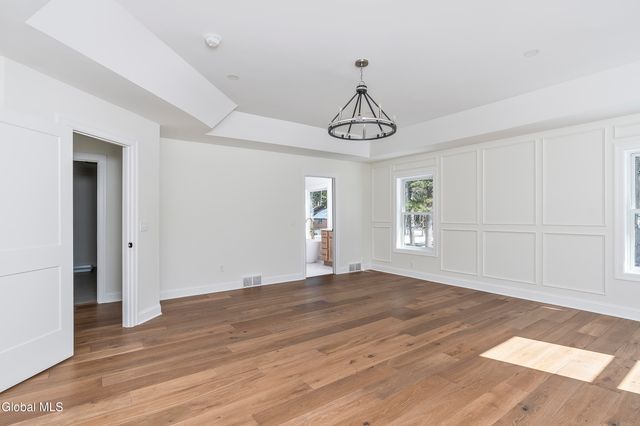 223 Pinewood Drive, Schenectady, NY 12303