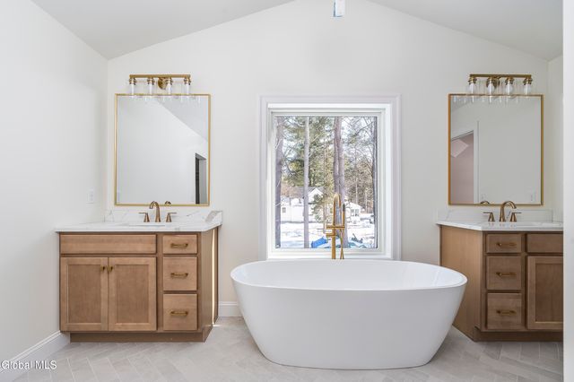 223 Pinewood Drive, Schenectady, NY 12303