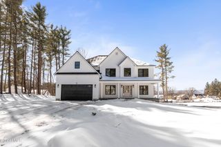 223 Pinewood Drive, Schenectady, NY 12303