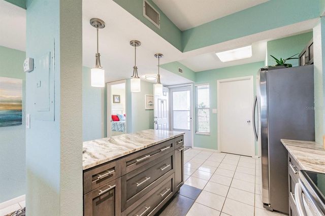 5901 BAHIA DEL MAR CIRCLE 422, St Petersburg, FL 33715