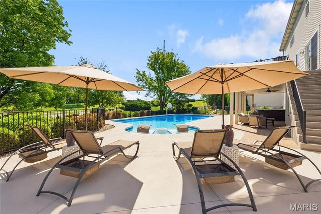 319 Braeswick Drive, Lake St Louis, MO 63367