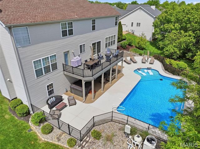 319 Braeswick Drive, Lake St Louis, MO 63367
