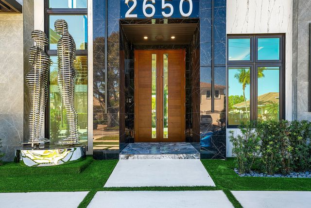 2650 NE 48th Court, Lighthouse Point, FL 33064