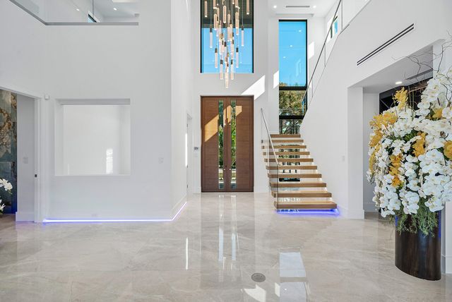 2650 NE 48th Court, Lighthouse Point, FL 33064