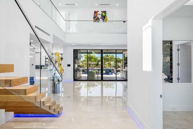 2650 NE 48th Court, Lighthouse Point, FL 33064