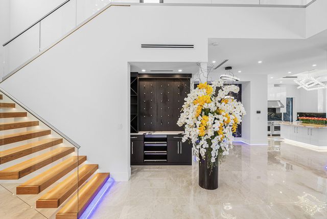 2650 NE 48th Court, Lighthouse Point, FL 33064