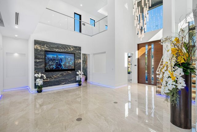 2650 NE 48th Court, Lighthouse Point, FL 33064